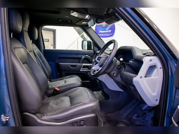 Used Land Rover Defender 2024 for sale - 77546869: Photo