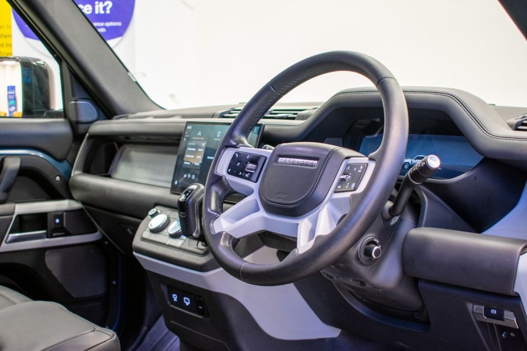 Used Land Rover Defender 2024 for sale - 77546869: Photo 5
