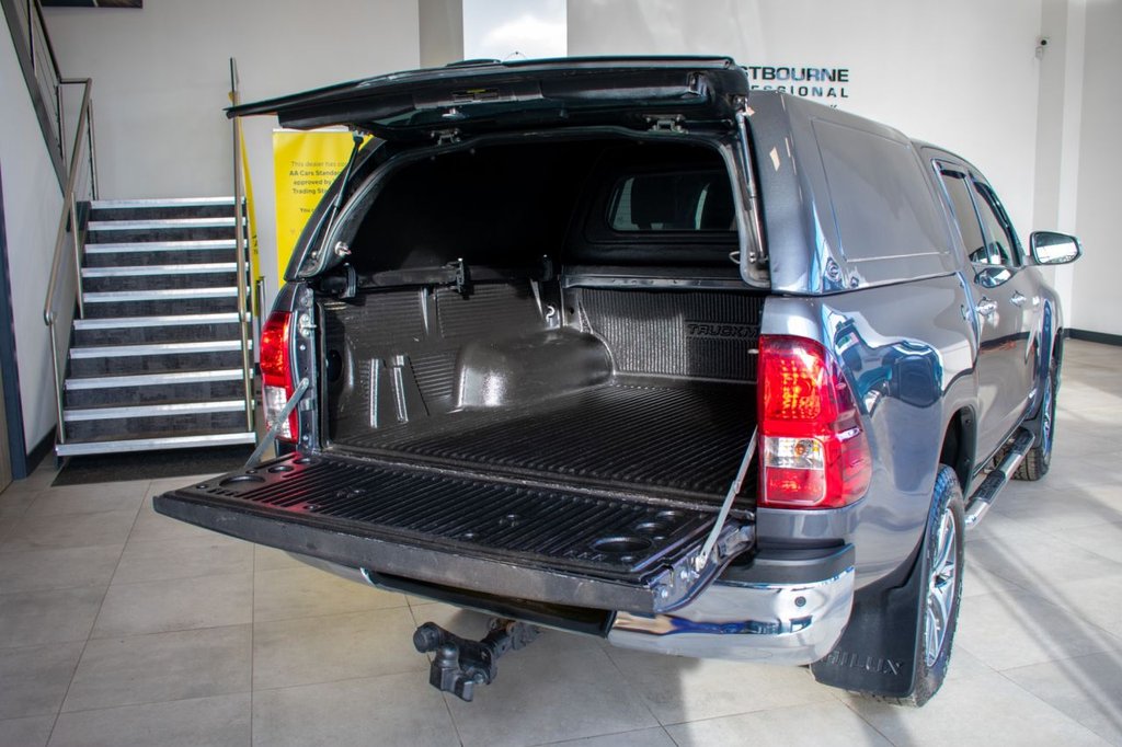 Used Toyota Hilux 2019 for sale - 77383858: Photo 14