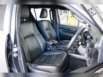 Used Toyota Hilux 2019 for sale - 77383858: Photo