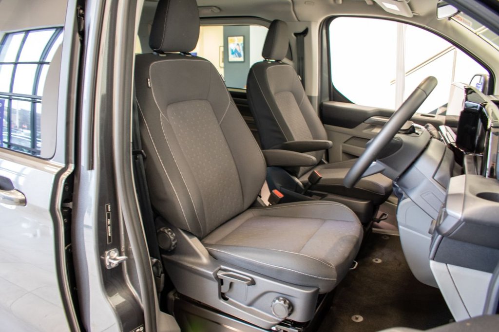 Used Ford Tourneo Custom 2024 for sale - 76570640: Photo 2