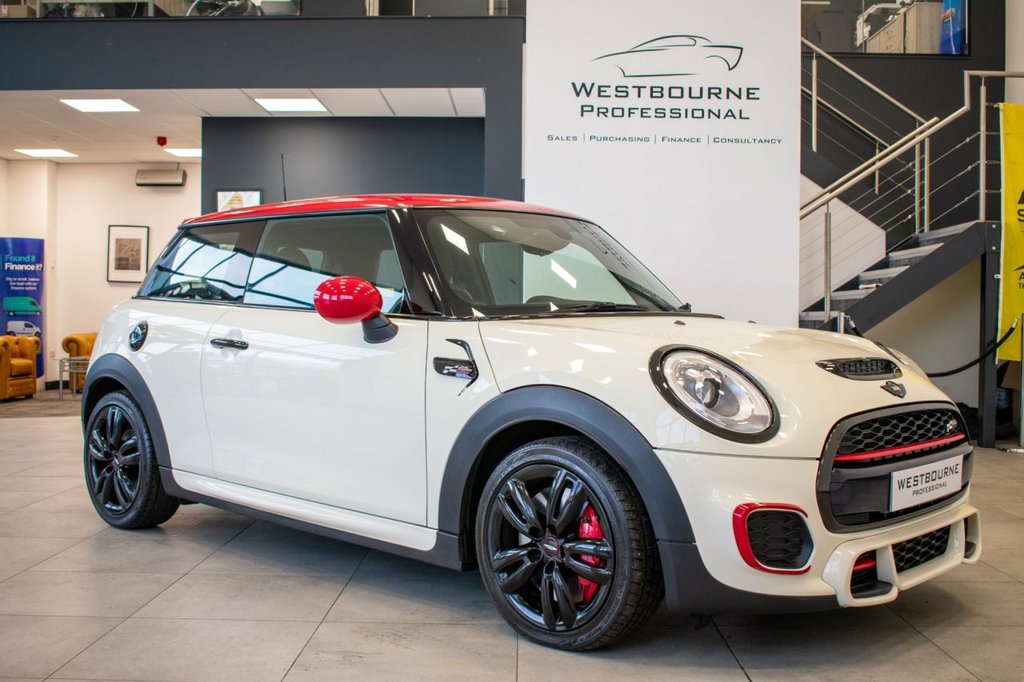Used MINI Hatch 2015 for sale - 76820499: Photo 1