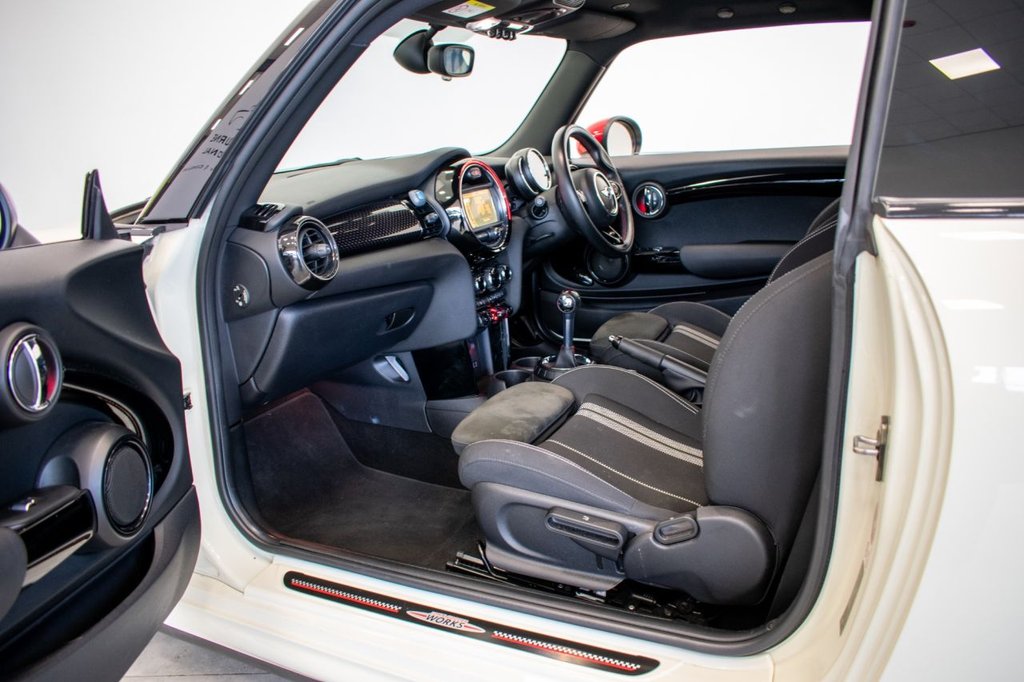 Used MINI Hatch 2015 for sale - 76820499: Photo 13