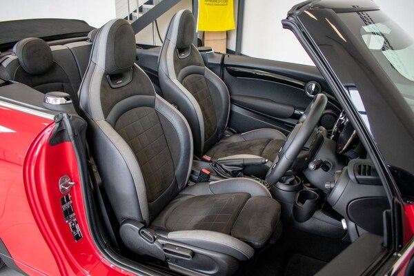 Used MINI Convertible 2021 for sale - 76162797: Photo 2
