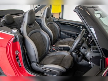 Used MINI Convertible 2021 for sale - 76162797: Photo