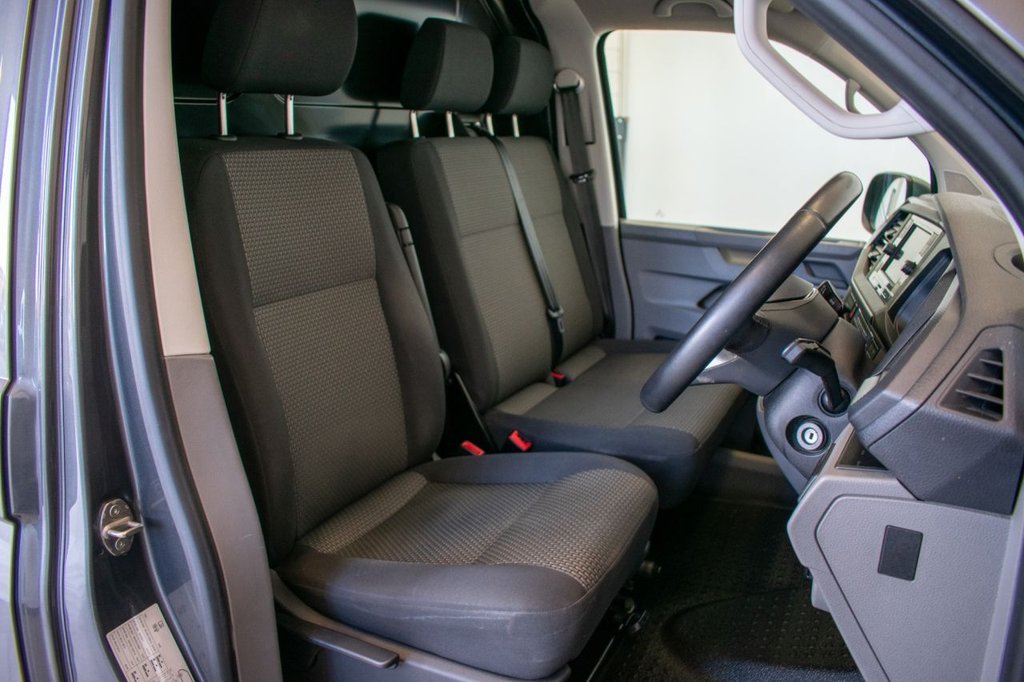 Used Volkswagen Transporter 2023 for sale - 77667372: Photo 2