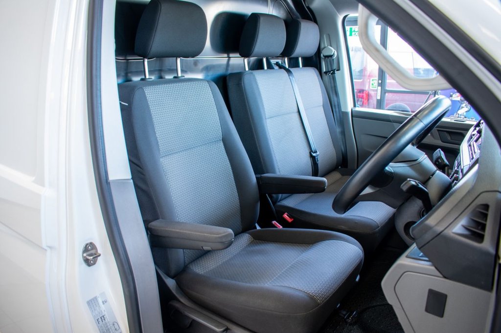 Used Volkswagen Transporter 2024 for sale - 78110670: Photo 2