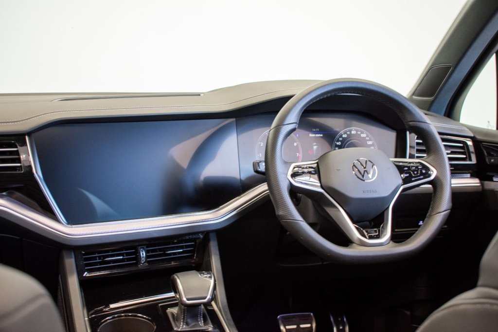 Used Volkswagen Touareg 2022 for sale - 76740631: Photo 31