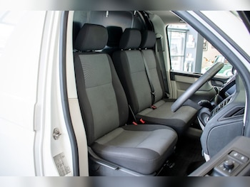Used Volkswagen Transporter 2019 for sale - 79072178: Photo