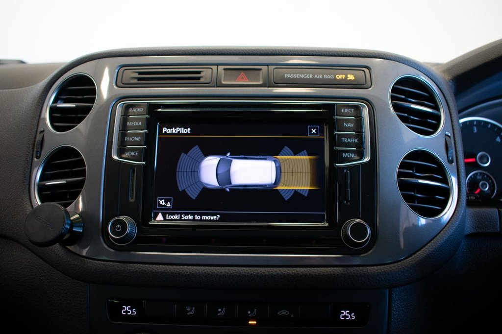 Used Volkswagen Tiguan 2015 for sale - 77692940: Photo 23