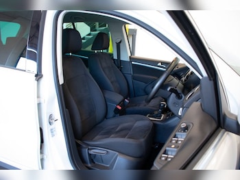 Used Volkswagen Tiguan 2015 for sale - 77692940: Photo