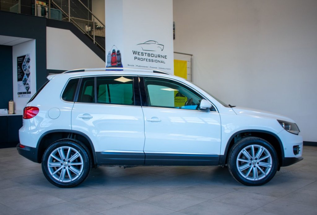 Used Volkswagen Tiguan 2015 for sale - 77692940: Photo 3
