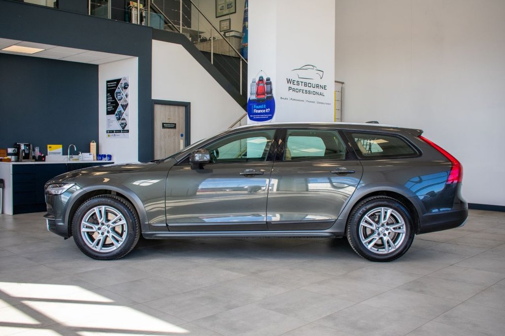 Used Volvo V90 Cross Country 2018 for sale - 78110371: Photo 10