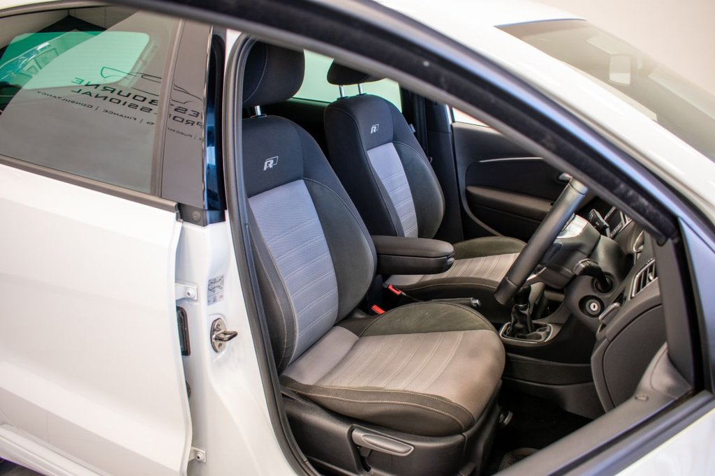 Used Volkswagen Polo 2017 for sale - 77383915: Photo 2