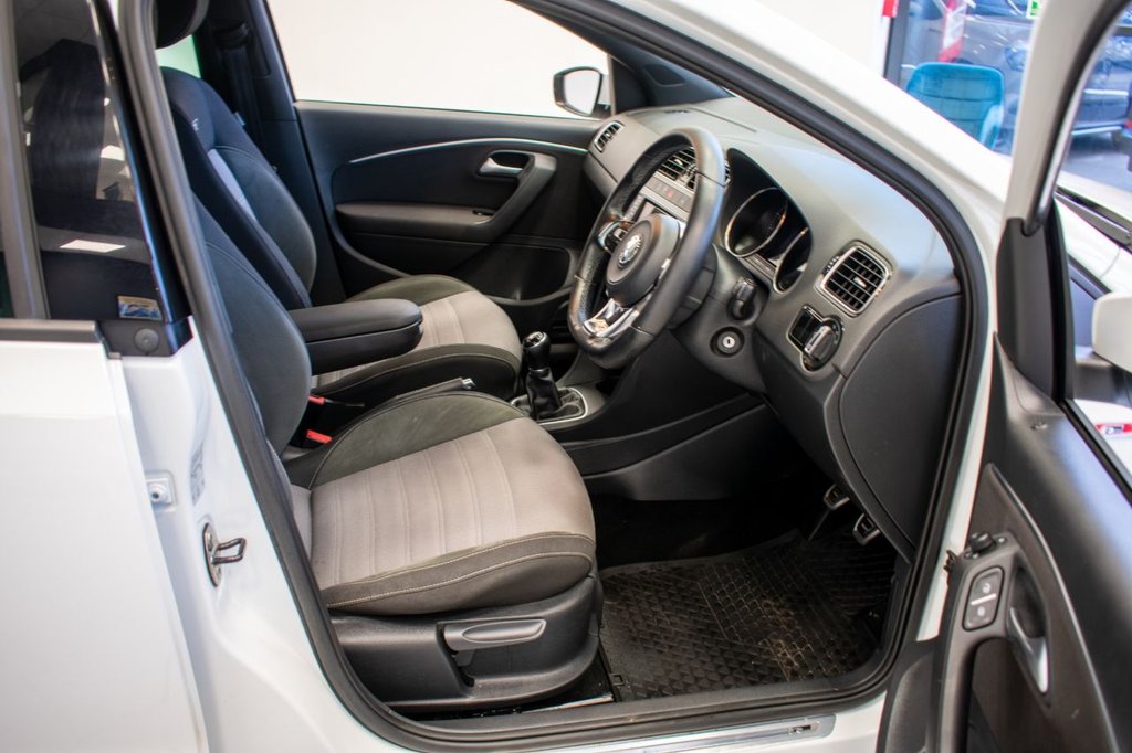 Used Volkswagen Polo 2017 for sale - 77383915: Photo 6