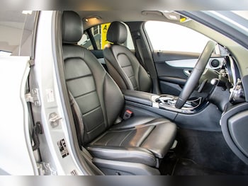 Used Mercedes-Benz C-Class 2018 for sale - 76056747: Photo 2