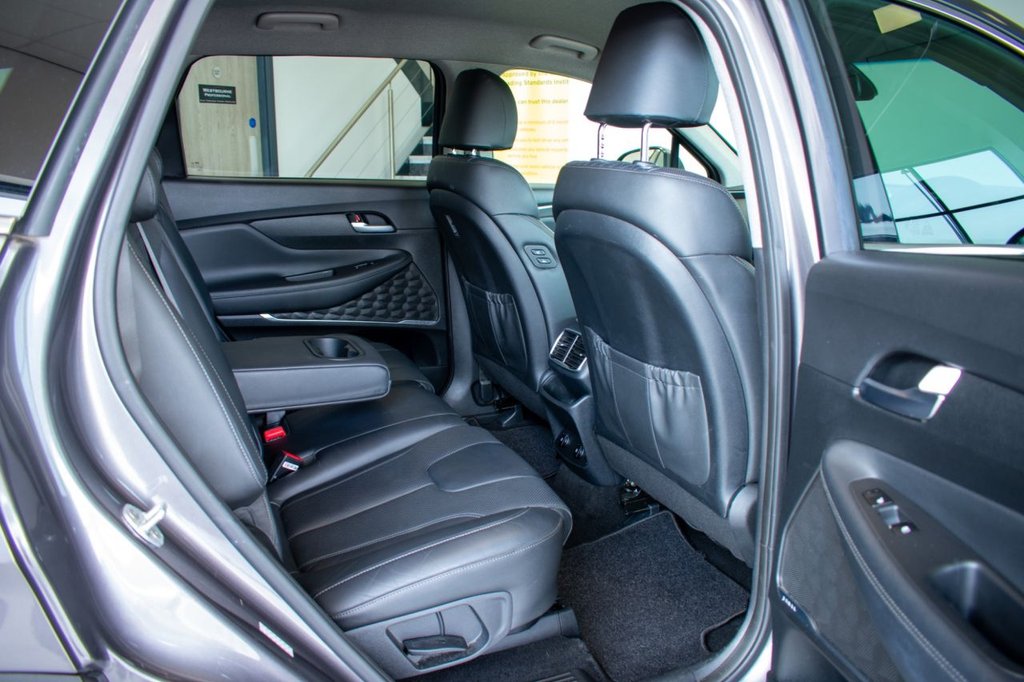 Used Hyundai Santa Fe 2018 for sale - 78082547: Photo 15