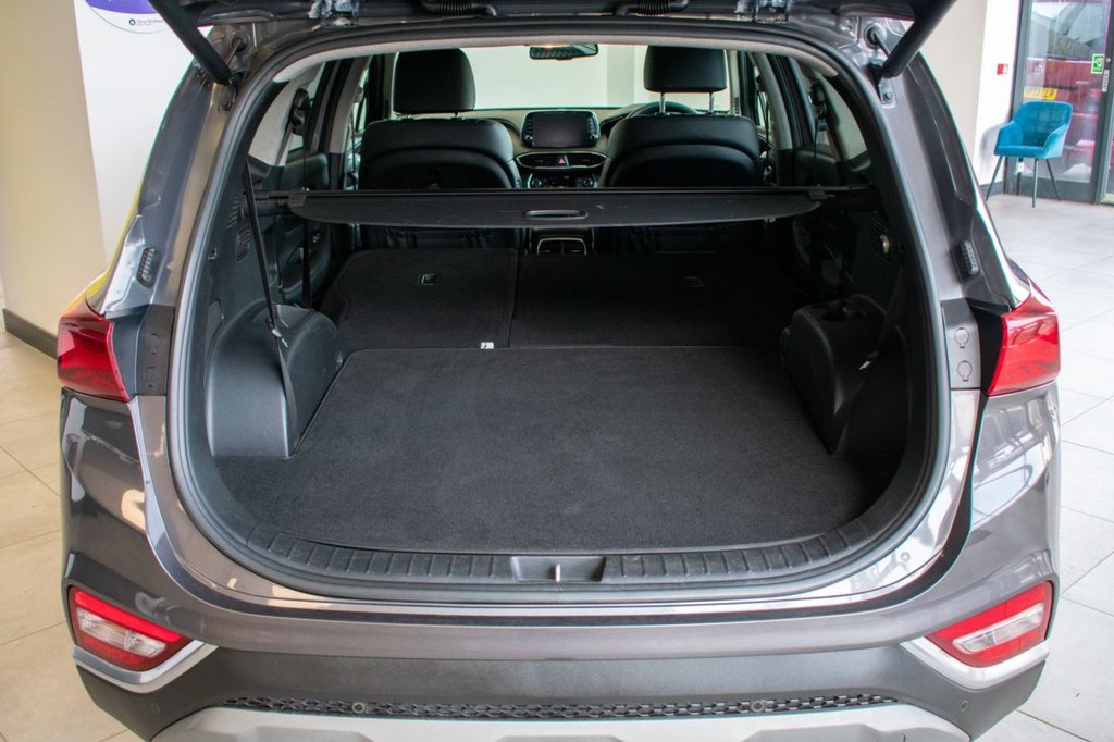 Used Hyundai Santa Fe 2018 for sale - 78082547: Photo 19