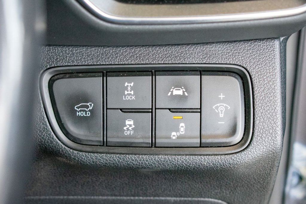 Used Hyundai Santa Fe 2018 for sale - 78082547: Photo 29