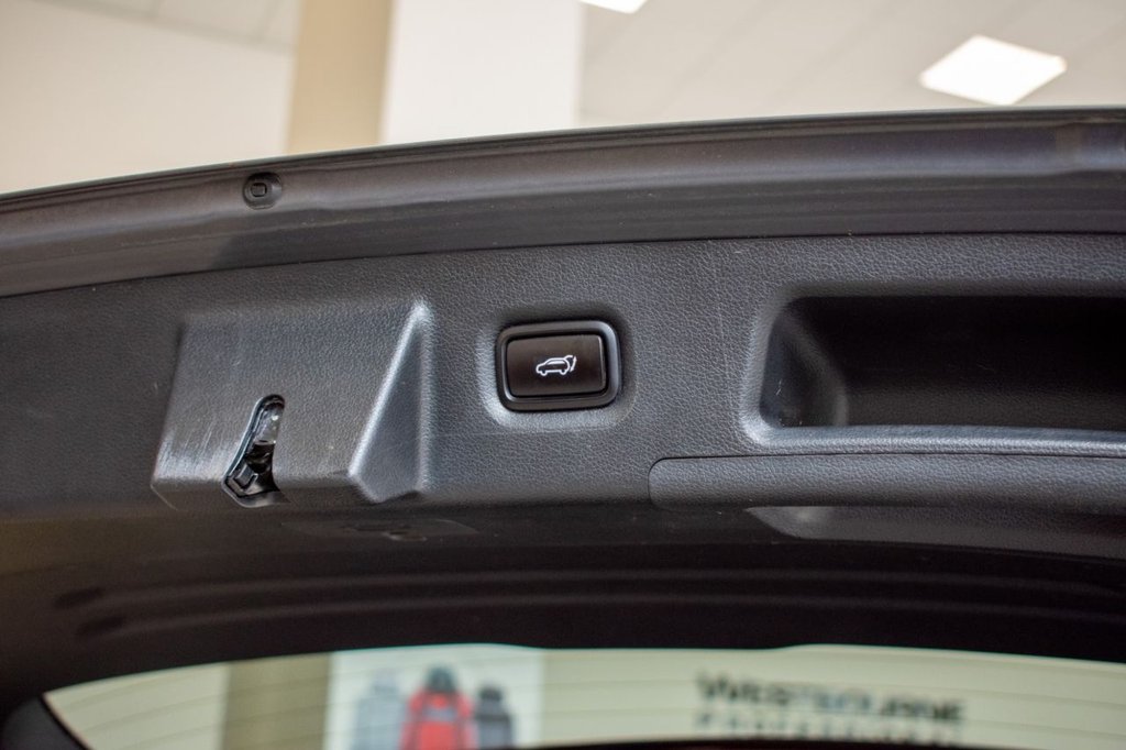 Used Hyundai Santa Fe 2018 for sale - 78082547: Photo 30