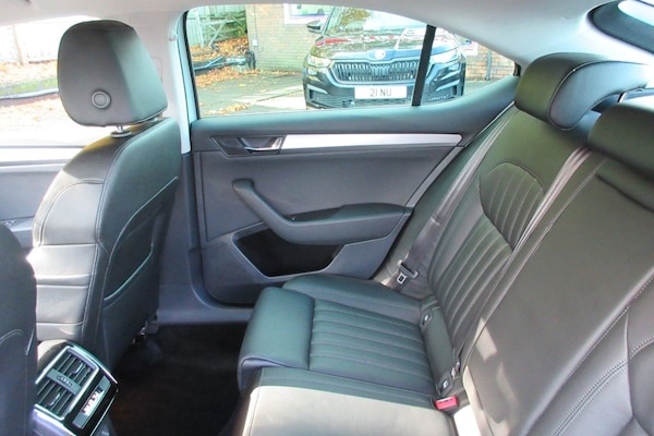 Used Skoda Superb 2018 for sale - 76280250: Photo 37