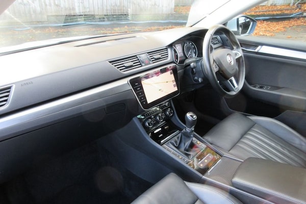 Used Skoda Superb 2018 for sale - 76280250: Photo 4