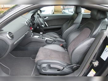 Used Audi TT 2010 for sale - 76228732: Photo