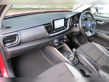 Used Kia Stonic 2021 for sale - 76228740: Photo