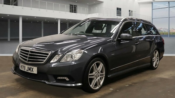 Used Mercedes-Benz E-Class 2011 for sale - 76173522: Photo 2