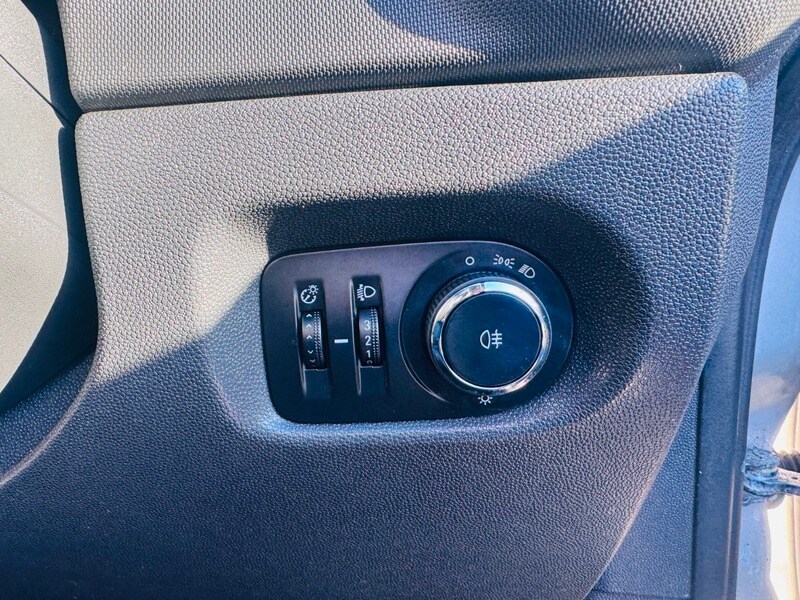 Used Vauxhall Corsa 2013 for sale - 77558392: Photo 23