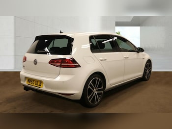 Used Volkswagen Golf 2015 for sale - 78213210: Photo