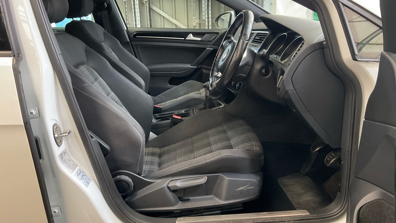 Used Volkswagen Golf 2015 for sale - 78213210: Photo 8