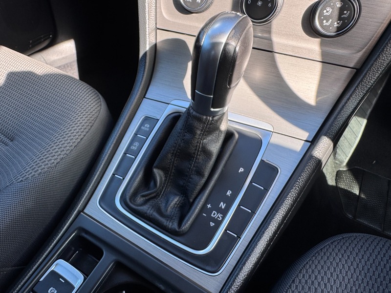 Used Volkswagen Golf 2016 for sale - 76057199: Photo 23