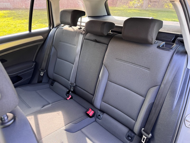 Used Volkswagen Golf 2016 for sale - 76057199: Photo 34