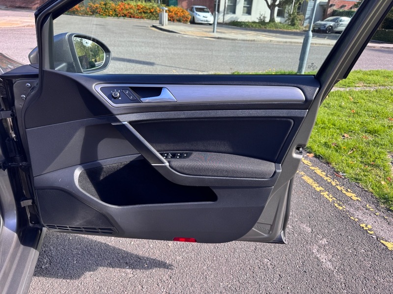 Used Volkswagen Golf 2016 for sale - 76057199: Photo 37