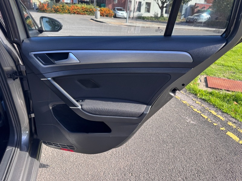 Used Volkswagen Golf 2016 for sale - 76057199: Photo 40