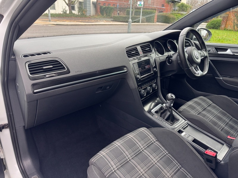 Used Volkswagen Golf 2015 for sale - 76863626: Photo 10