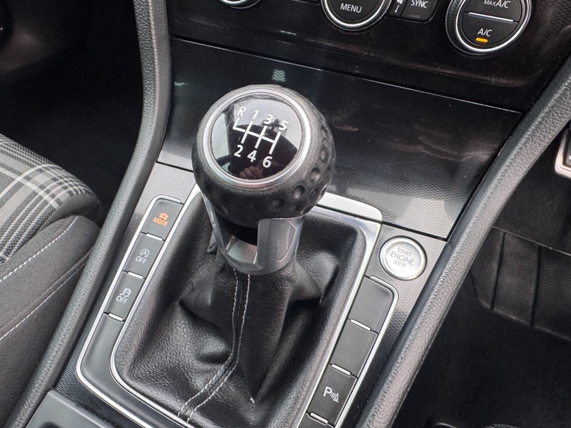 Used Volkswagen Golf 2015 for sale - 76863626: Photo 21