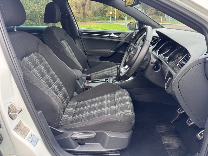 Used Volkswagen Golf 2015 for sale - 76863626: Photo 28