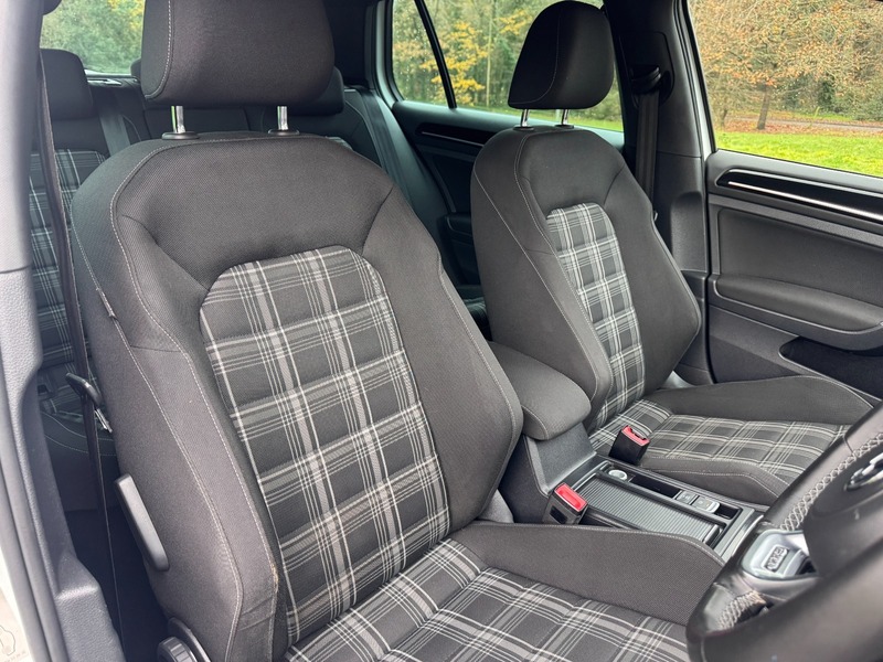 Used Volkswagen Golf 2015 for sale - 76863626: Photo 29