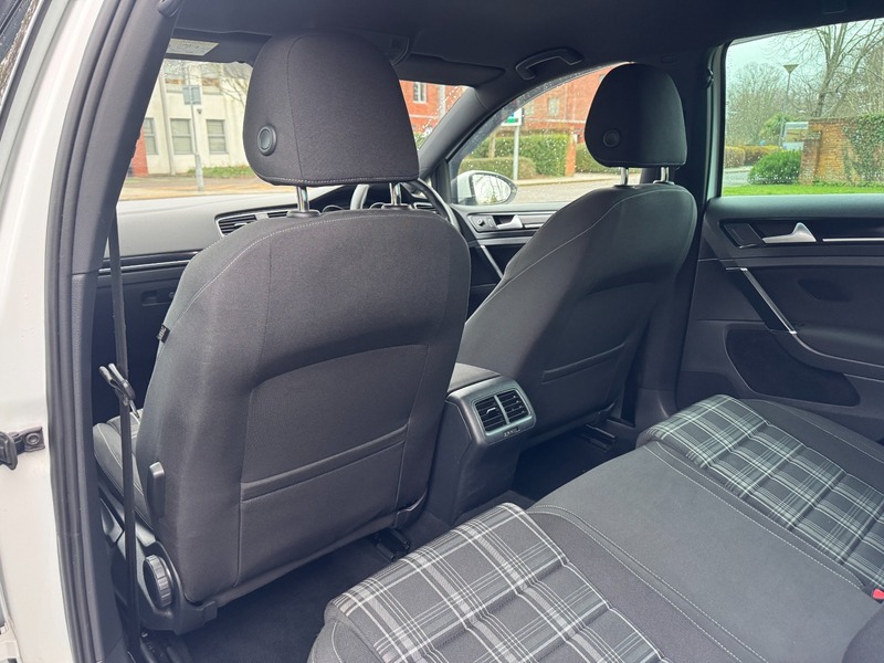 Used Volkswagen Golf 2015 for sale - 76863626: Photo 32