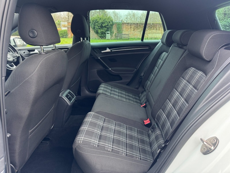 Used Volkswagen Golf 2015 for sale - 76863626: Photo 33