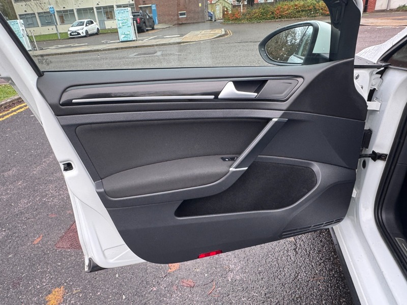 Used Volkswagen Golf 2015 for sale - 76863626: Photo 44