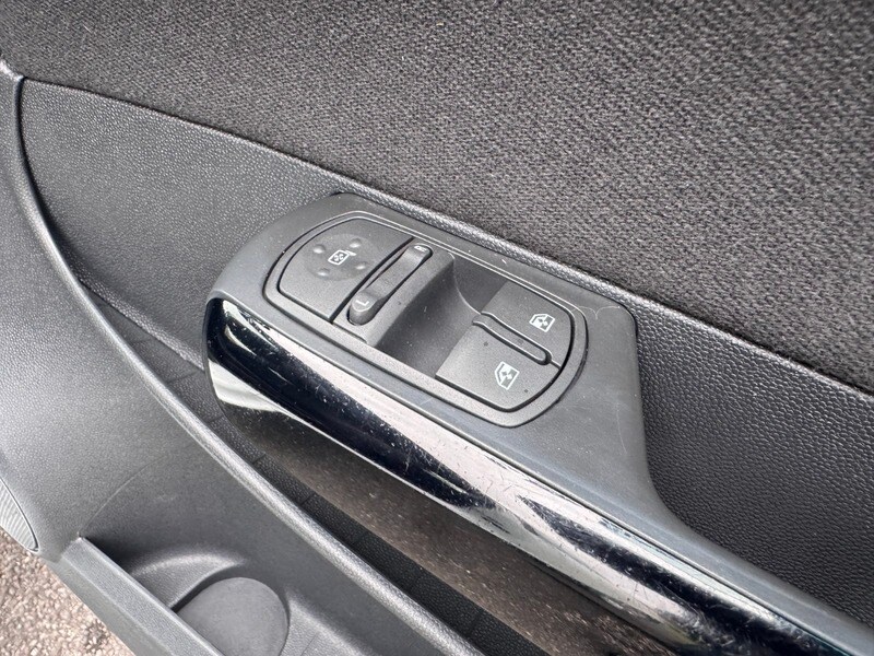 Used Vauxhall Corsa 2014 for sale - 78140908: Photo 36