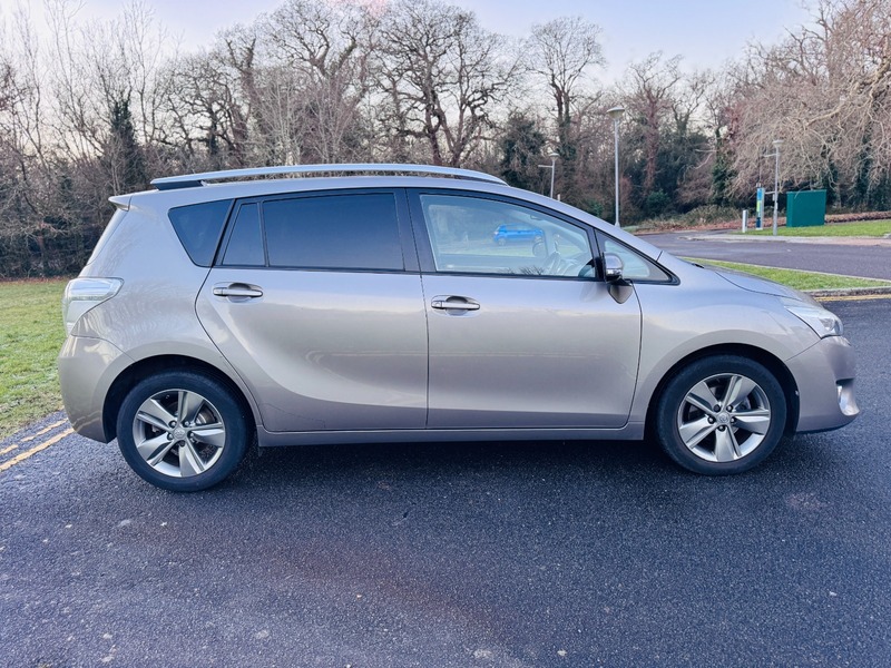 Used Toyota Verso 2015 for sale - 77096812: Photo 2