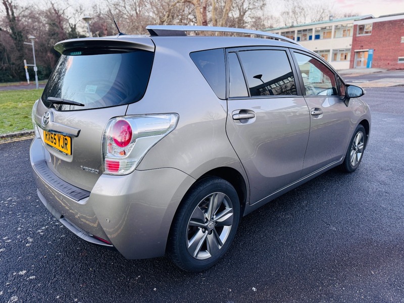 Used Toyota Verso 2015 for sale - 77096812: Photo 3