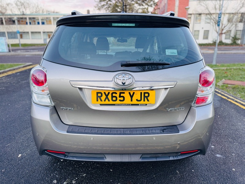 Used Toyota Verso 2015 for sale - 77096812: Photo 4