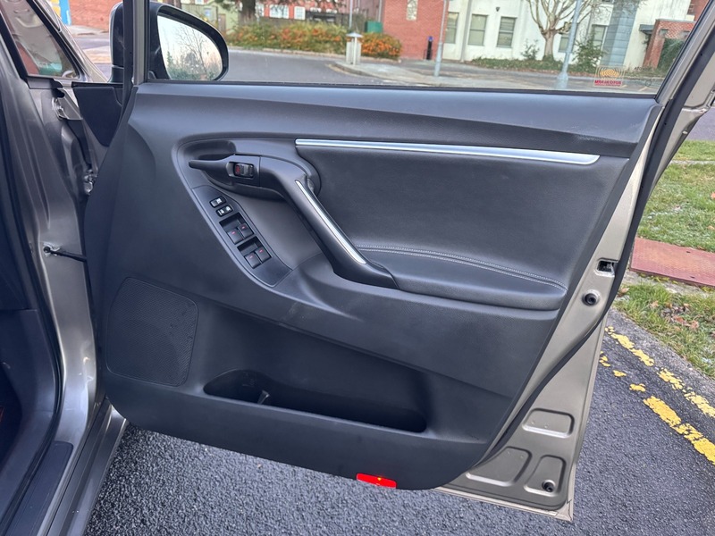 Used Toyota Verso 2015 for sale - 77096812: Photo 42