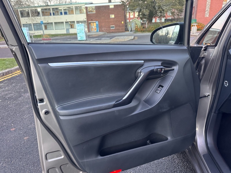 Used Toyota Verso 2015 for sale - 77096812: Photo 49