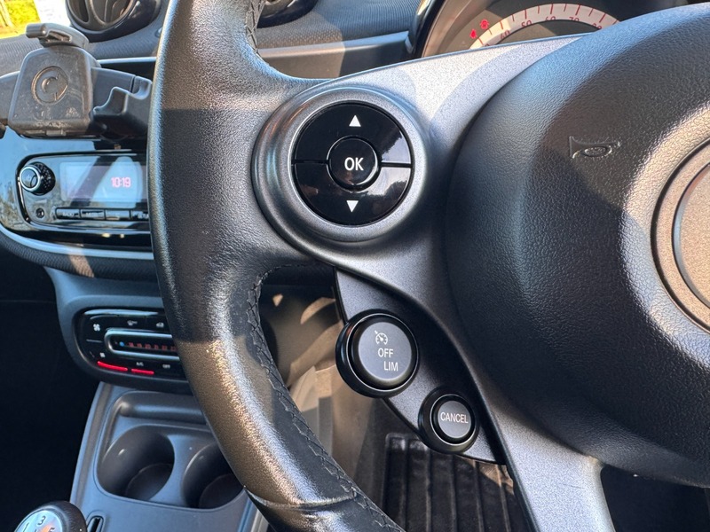 Used smart fortwo 2017 for sale - 76941709: Photo 15